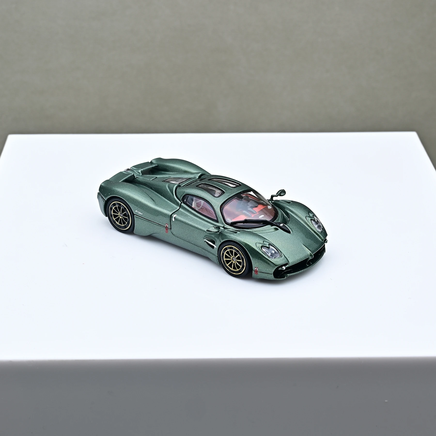 CMModel 1/64 Литой под давлением Pagani Utopia зеленый металлик