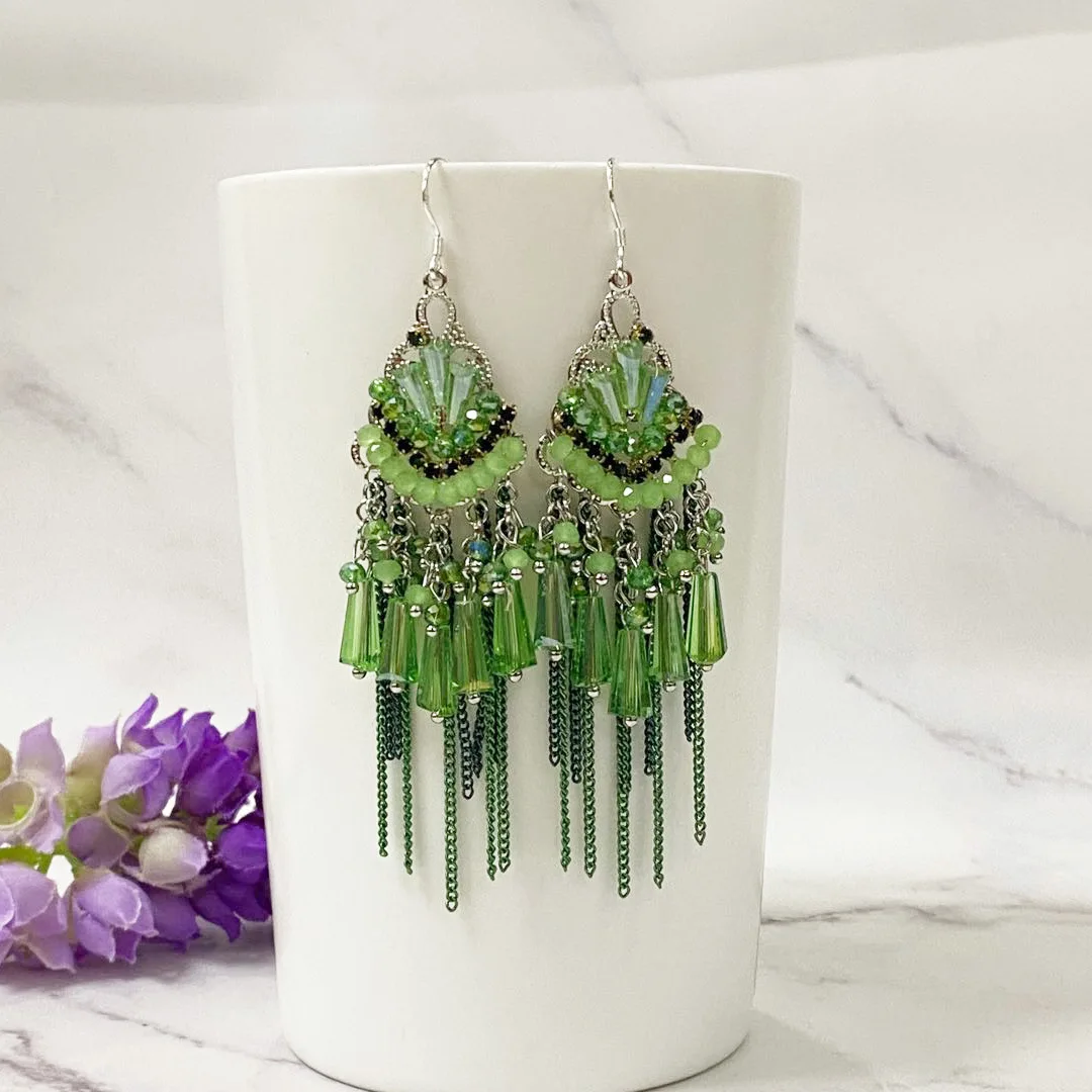 

Большие серьги в богемном стиле с кисточками и брюками, характерные серьги ручной работы в национальном стиле