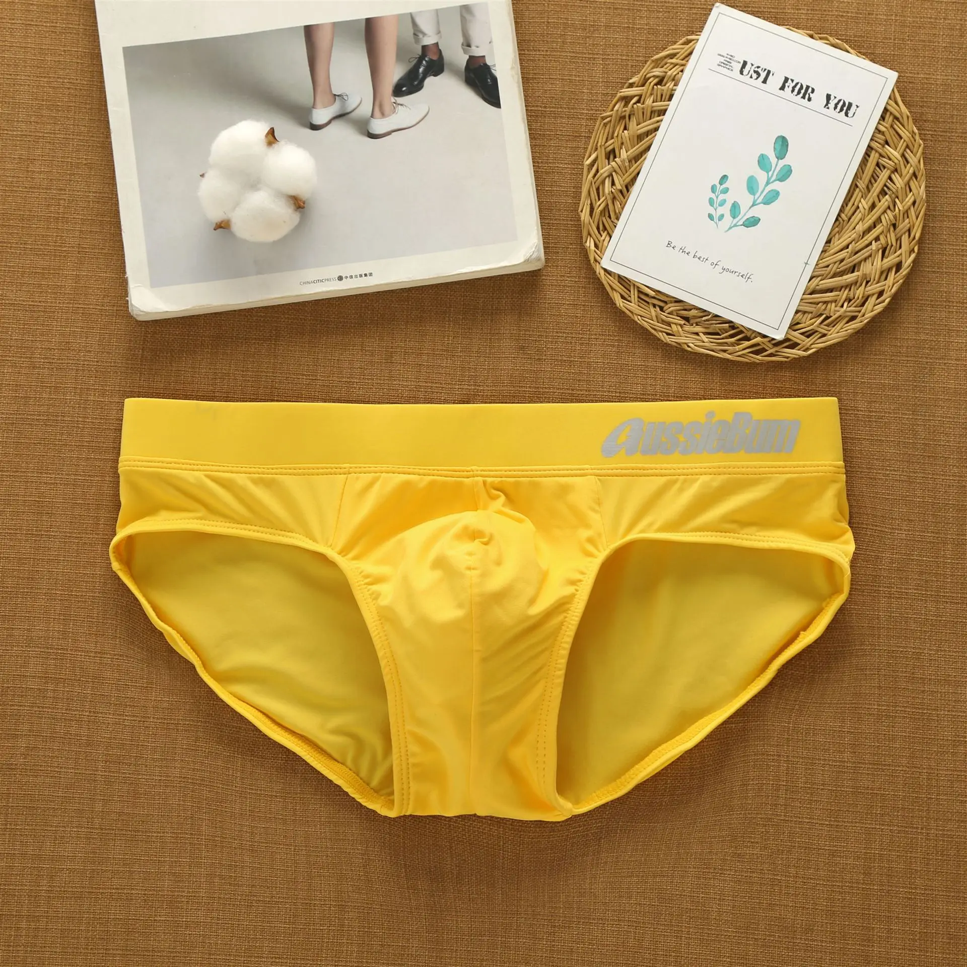 Men's Aussiebum briefs with milk silk low waist stretch stereo bag fit comfortably