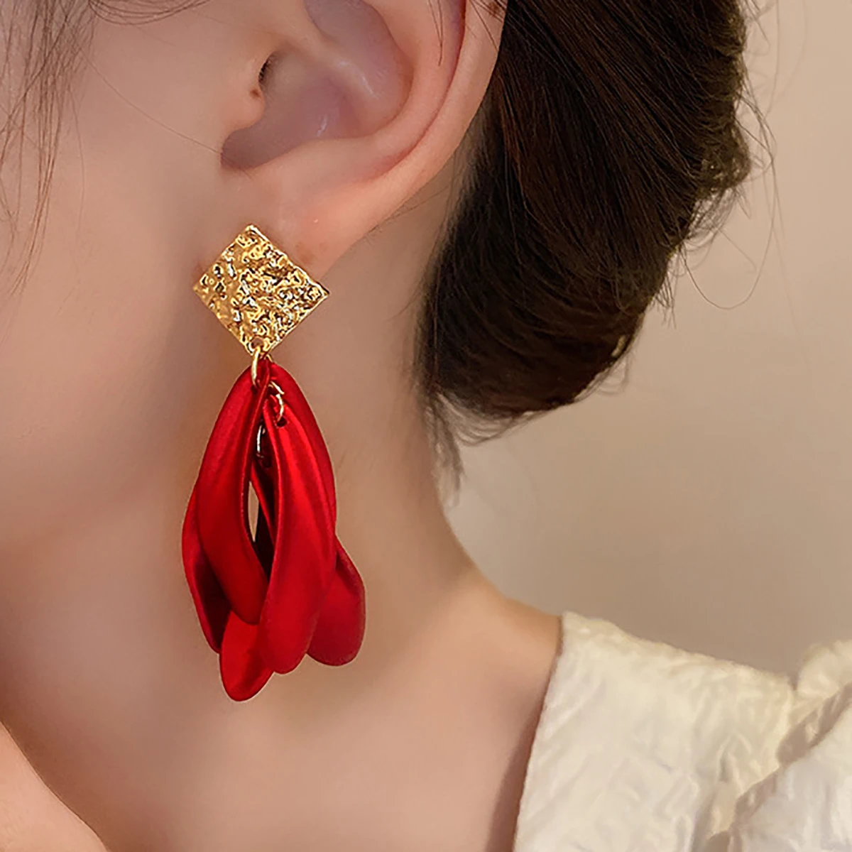 

PuRui Fashion Folds Flower Long Drop Earring 2022 Designs Boho Handmade Petal Metal Square Circle Dangle Earrings For Women Gift