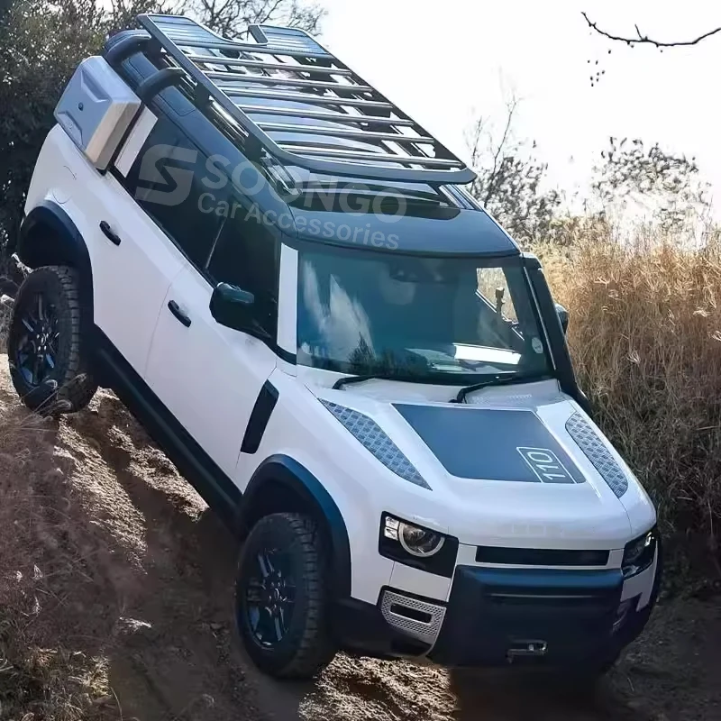 Фото Для Land Rover Defender 90/110/130 2020-2026: Комплект декоративных наклеек на капот и полос на кузов автомобиля №4