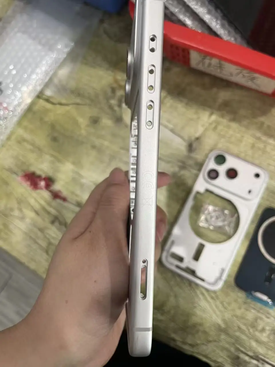 Корпус для iPhone 17 Pro Max: крышка аккумуляторного отсека + средняя рамка + боковые кнопки, OEM, для задней крышки iPhone 17 Pro Max (art.: 3920da4bc5182) - 3920da4bc5182