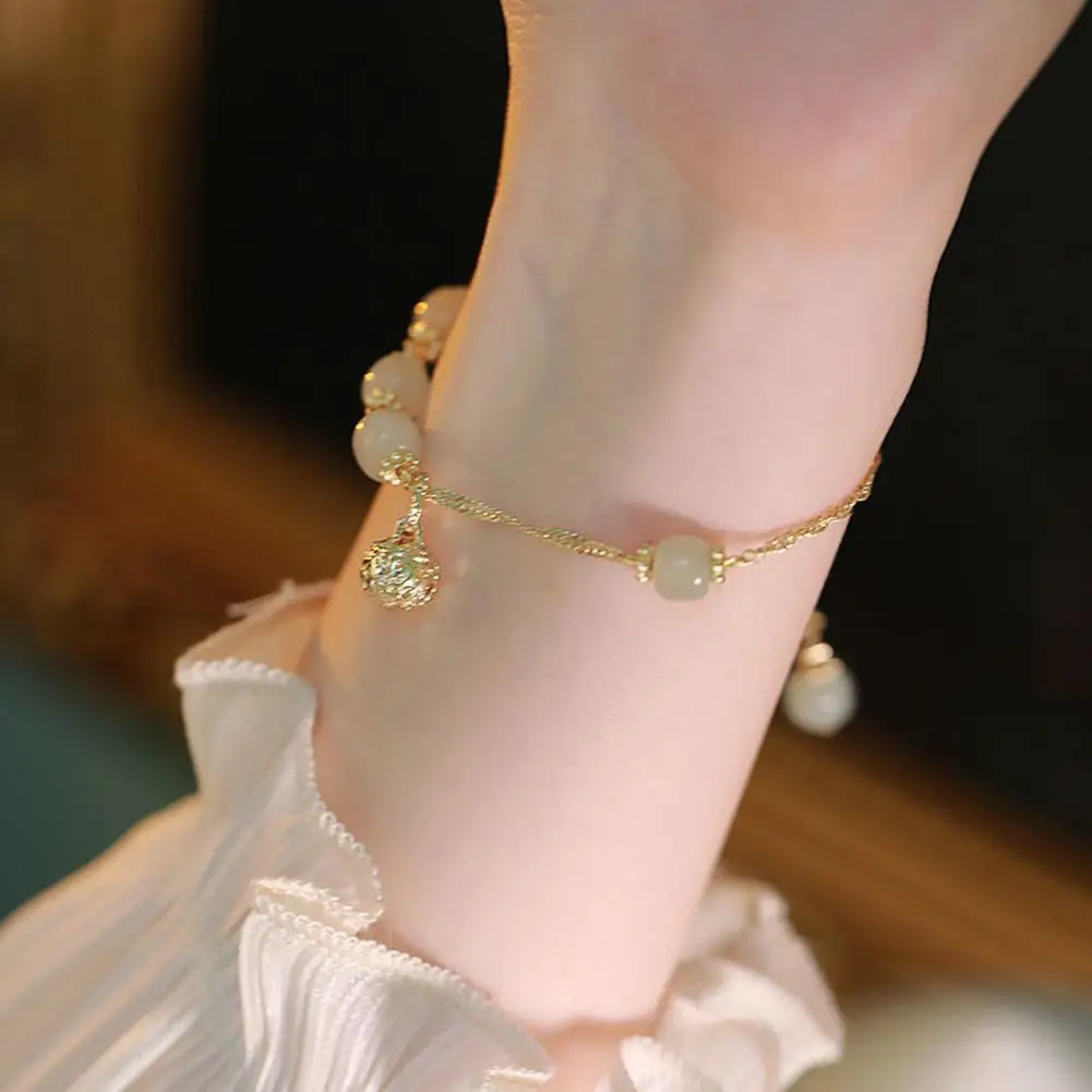 

Women Bracelet Eye-catching Light Luxury Imitation Hetian Jade Women Bracelet Vintage Jewelry Gifts Ladies Bracelet