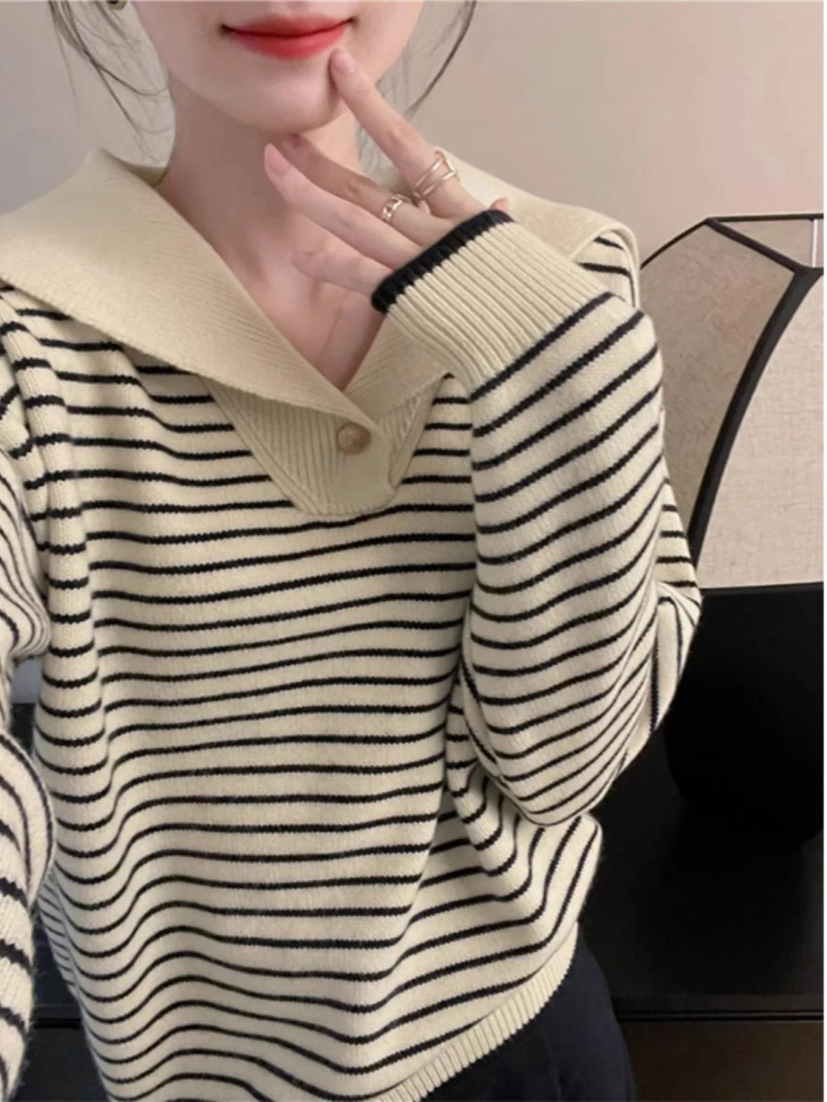 Осенне-зимняя темно-синяя рубашка с лацканами в полоску свободный утягивающий