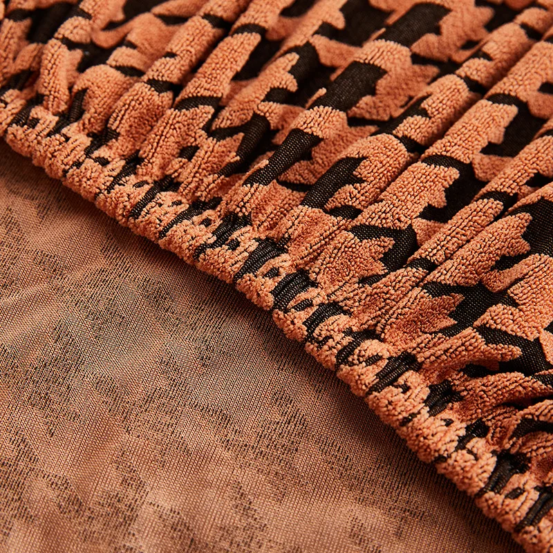 Чехол для дивана с рисунком гусиные лапки |