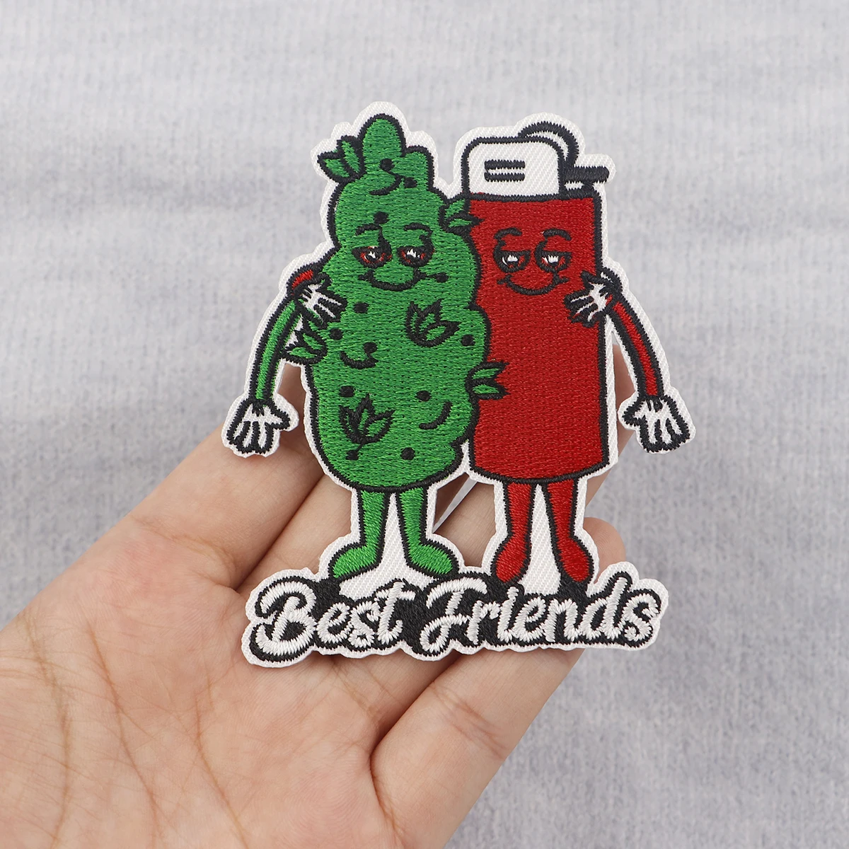 Нашивки с вышивкой Лучшие друзья зажигалки и листья