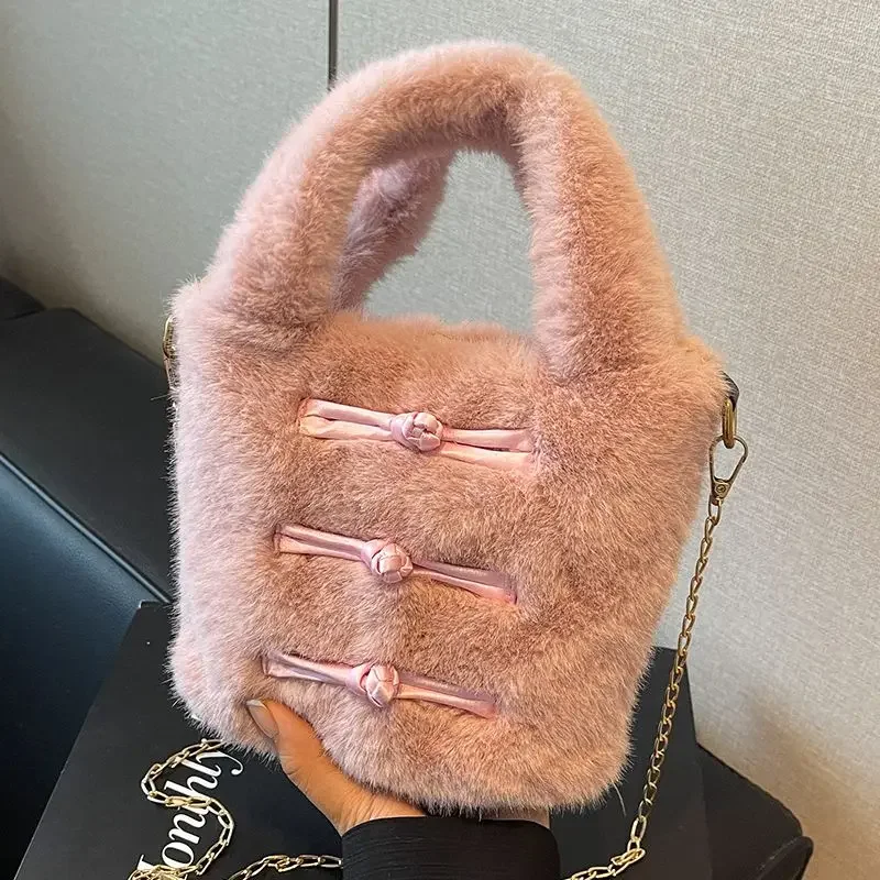 Популярная женская сумка-ведро на цепочке одно плечо новинка 2024 плюшевые