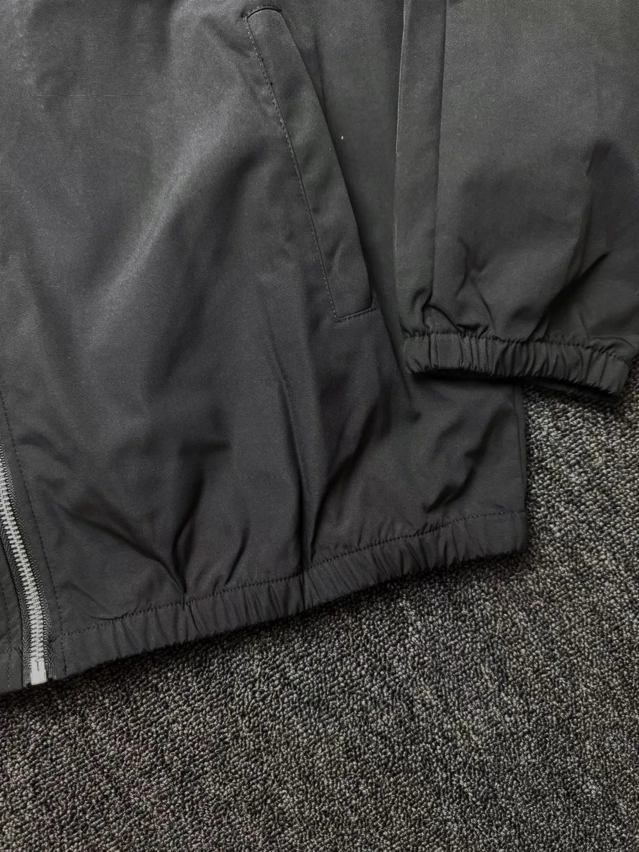 Куртки FENDI весна и осень Спортивная Тонкая посадка ткань высокого качества