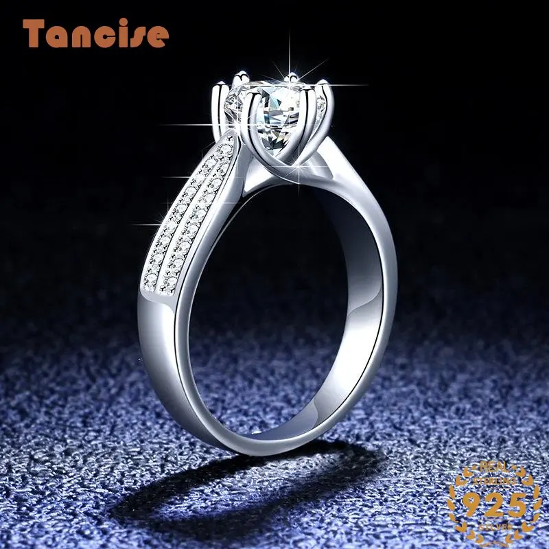 

Женское кольцо из серебра 925 пробы, с карат