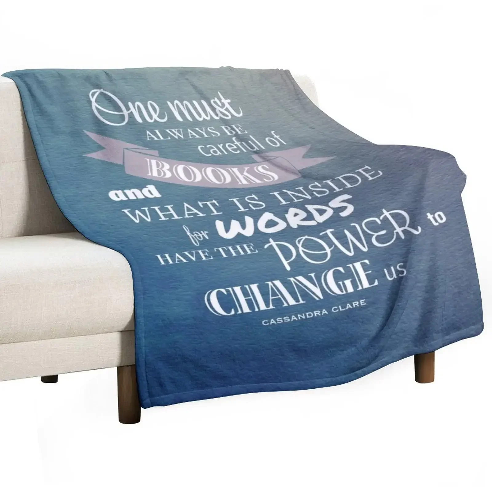 Одна должно быть осторожными книгами - Кассандра Клер Infernal devices Плед для дивана