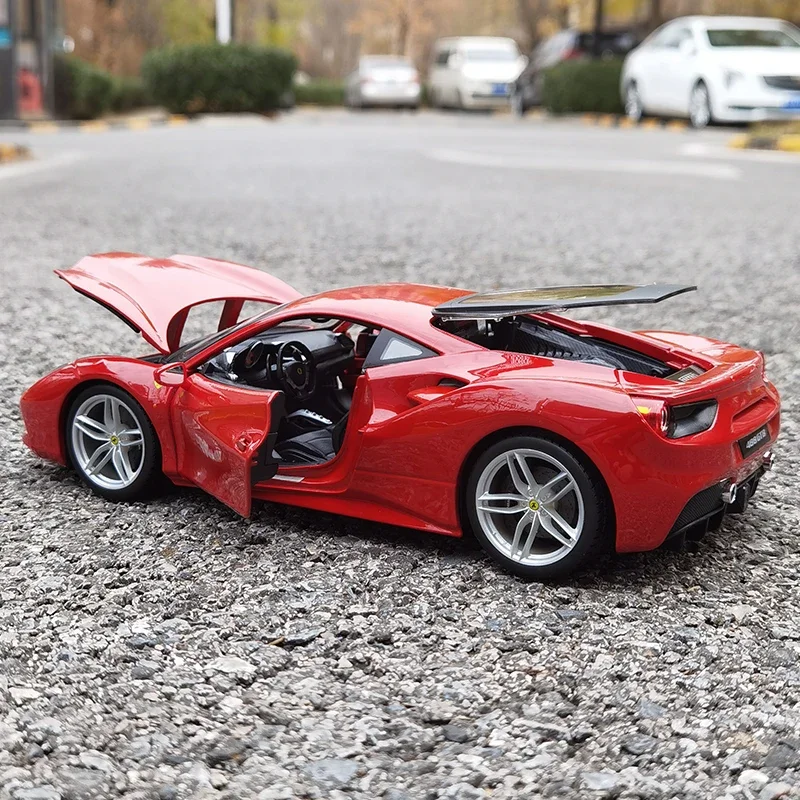 Модель спортивного автомобиля Bburago Ferrari 488 GTB из сплава 1:18 модель литая