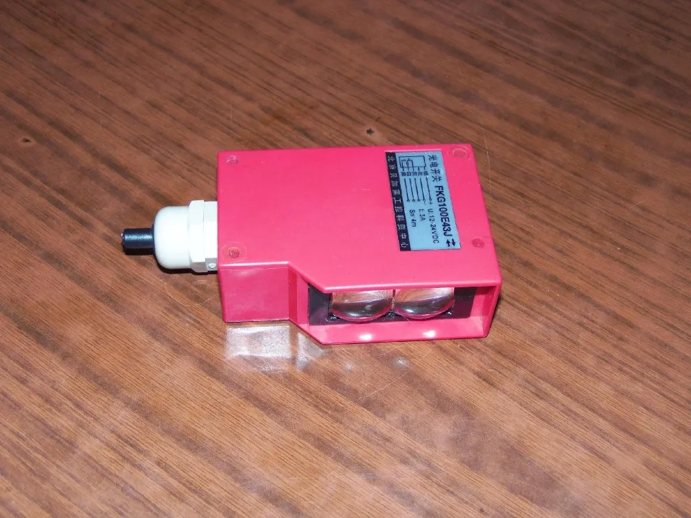 

Square distance photoelectric switch FKG100E43J diffuse reflectance sensor four meters can be adjusted to use