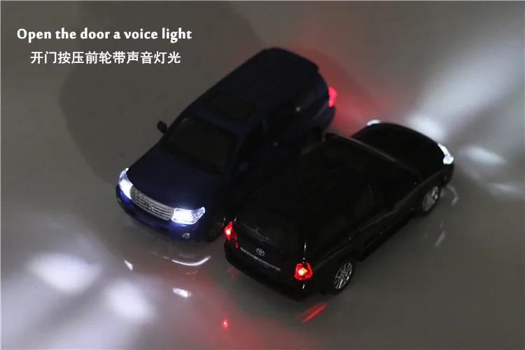 Модель автомобиля Toyota LAND CRUISER 1:32 модель литая из сплава с подсветкой и звуком для