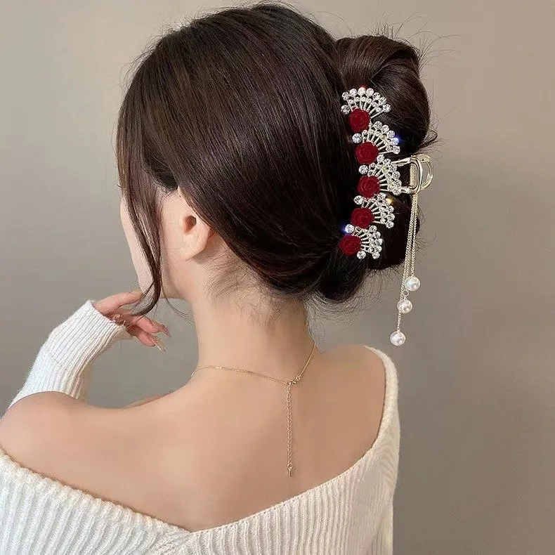 Рисунок 3 - Женская заколка для волос с кристаллами