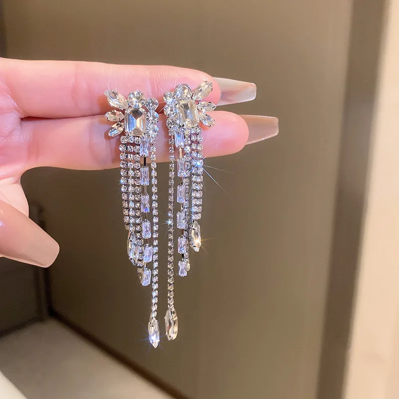 

New Zircon Long Crystal Drop Earrings For Women Female Rhinestone Wedding Pendant Earrings Fashion Korean 2022 Jewelry Earring