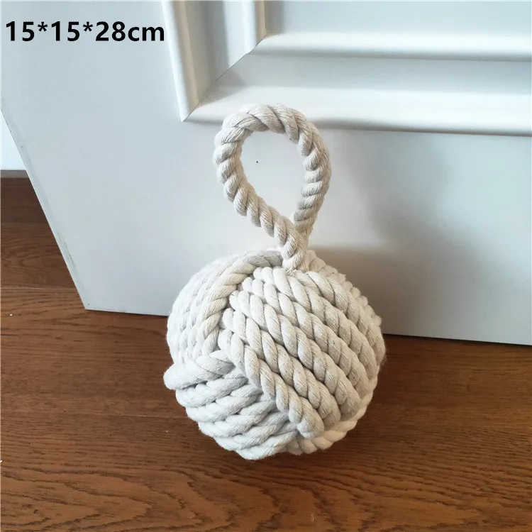 

Декоративный дверной стопор из веревки