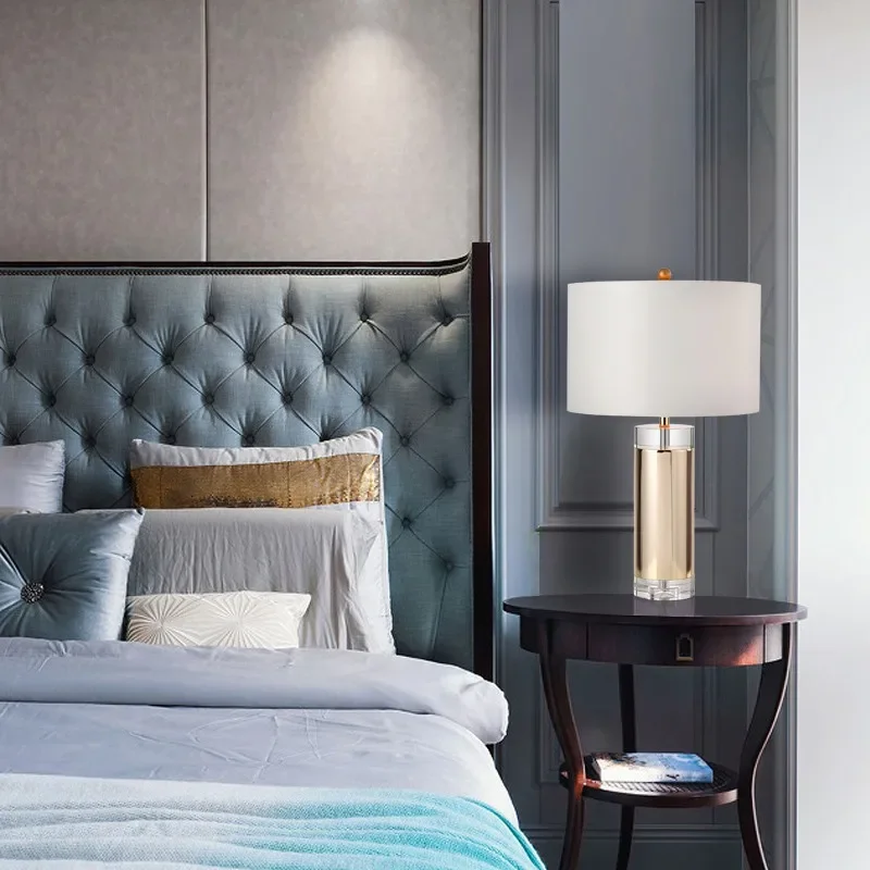 Роскошная настольная лампа в скандинавском стиле для гостиной золотая