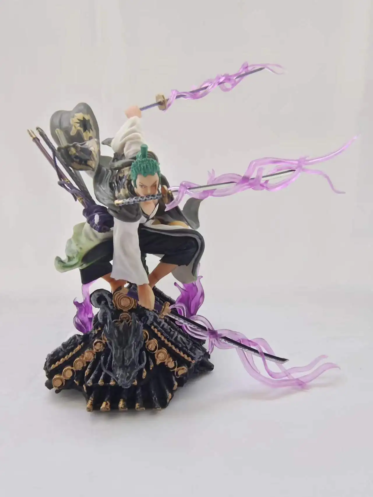 

One Piece-ワンピース-Bandai Wano Country/Rooftop Three Swords Sauron Children's Collection Gift Toys