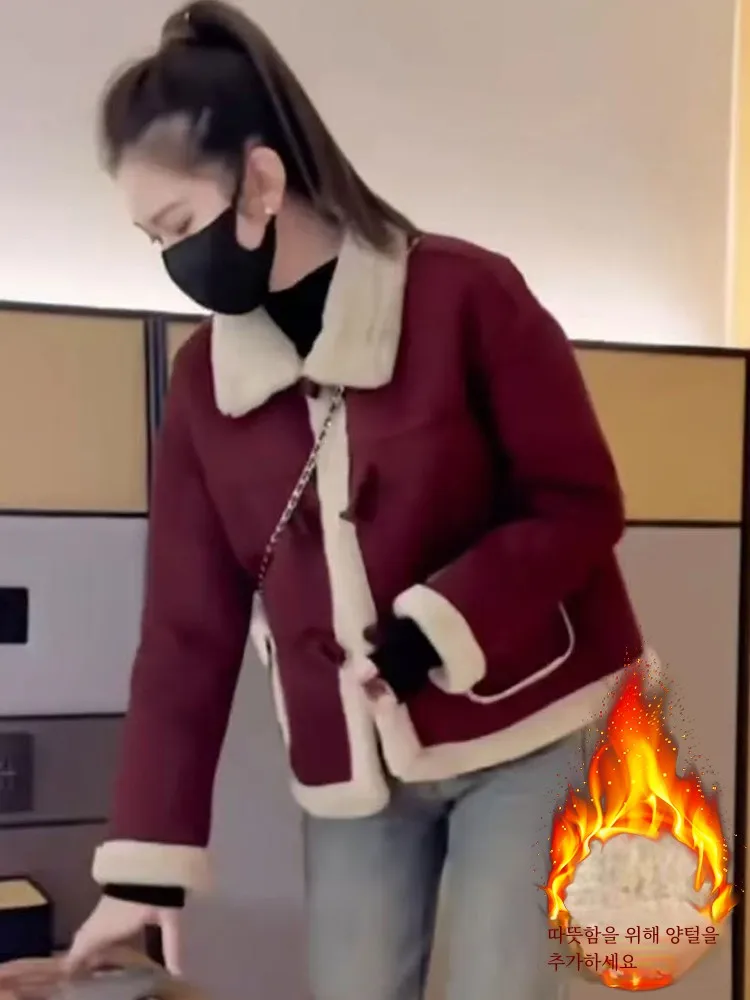 Женское короткое пальто на толстом меху флисовой подкладке осень-зима 2024 новый