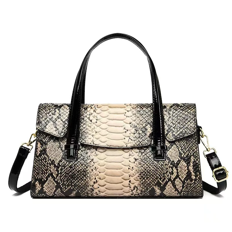 Новинка 2024 вместительная сумка со змеиным принтом стильная через плечо J80