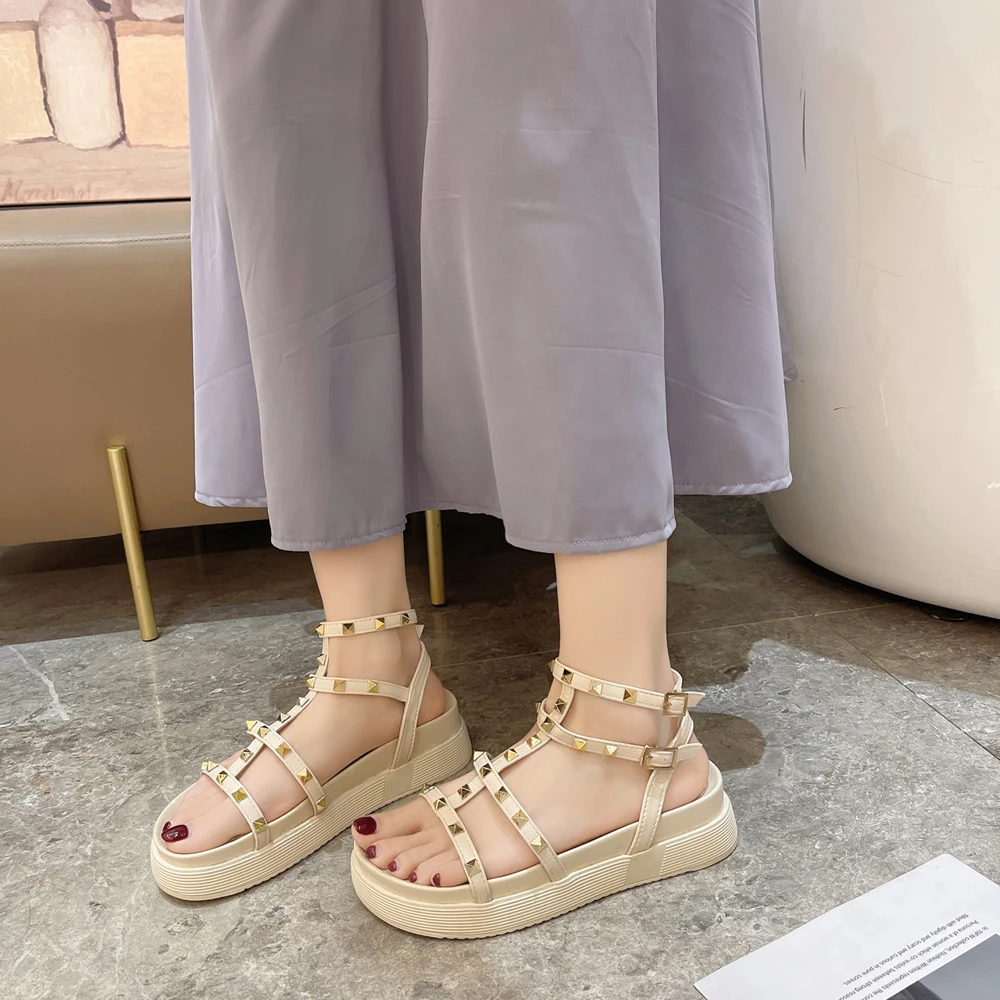 2022 Sandals Ladies Shoes Summer Clear Heels Med Muffins shoe Buckle Strap Suit Female Beige All-Match New Comfort Clogs Studded