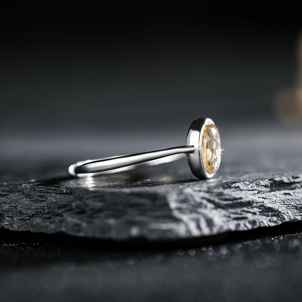 Женское кольцо с натуральным минеральным зеленым диопсидом