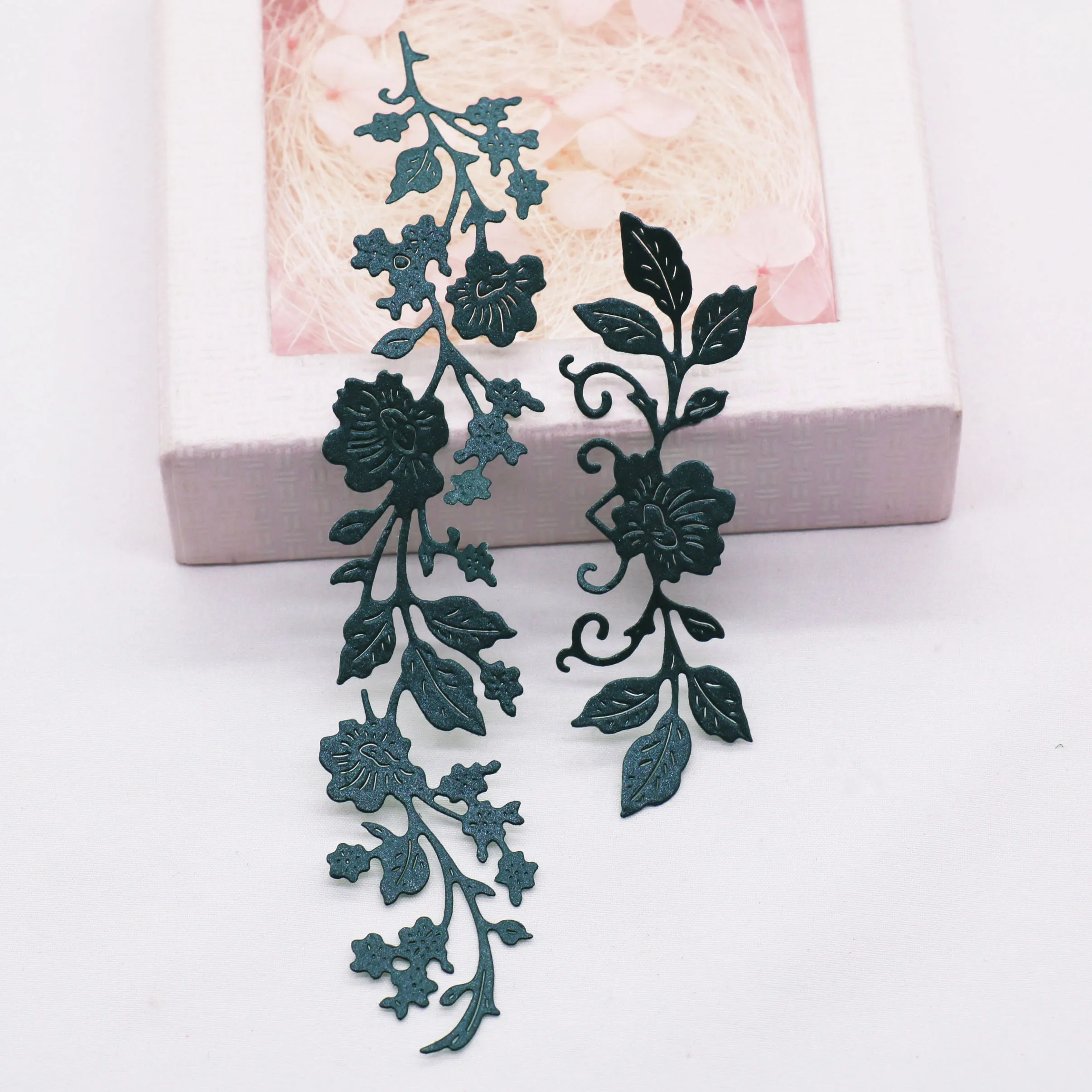 

Flower Border Metal Cutting Dies Scrapbooking Clear Stamps And Slimline Die Craft DIY Stencil Embossing Folder Card Making Molds