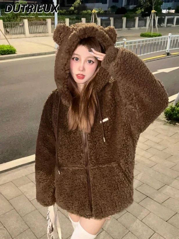 Женское плюшевое пальто с капюшоном