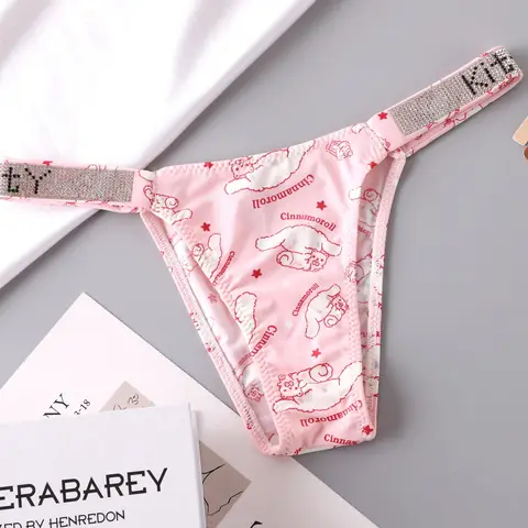 Порно бейне оны барлығына береді Жас жұбайлар топтық секс үшін жігіт іздейді.