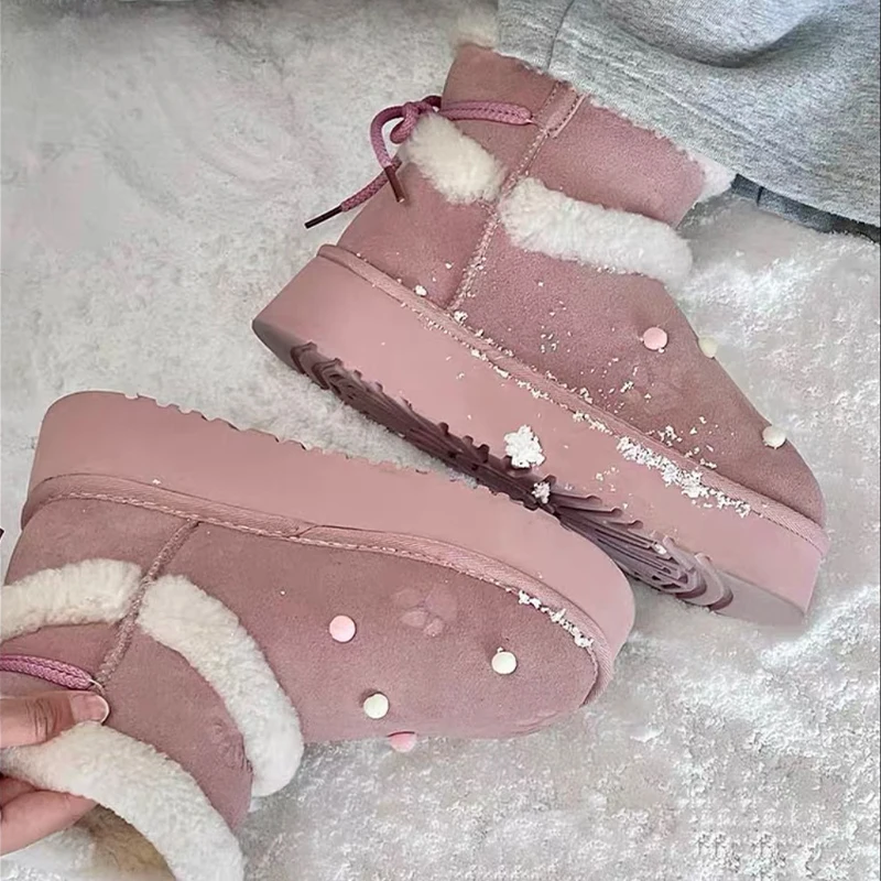 Женские зимние ботинки на платформе плоской подошве с мехом короткие плюшевые