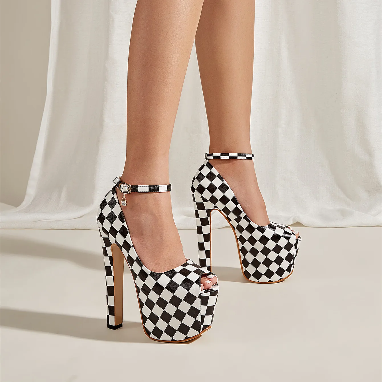 

Сандалии женские на квадратном каблуке, модные Водонепроницаемые босоножки на массивном каблуке, элегантные пикантные Босоножки на платформе, цвет белый, лето