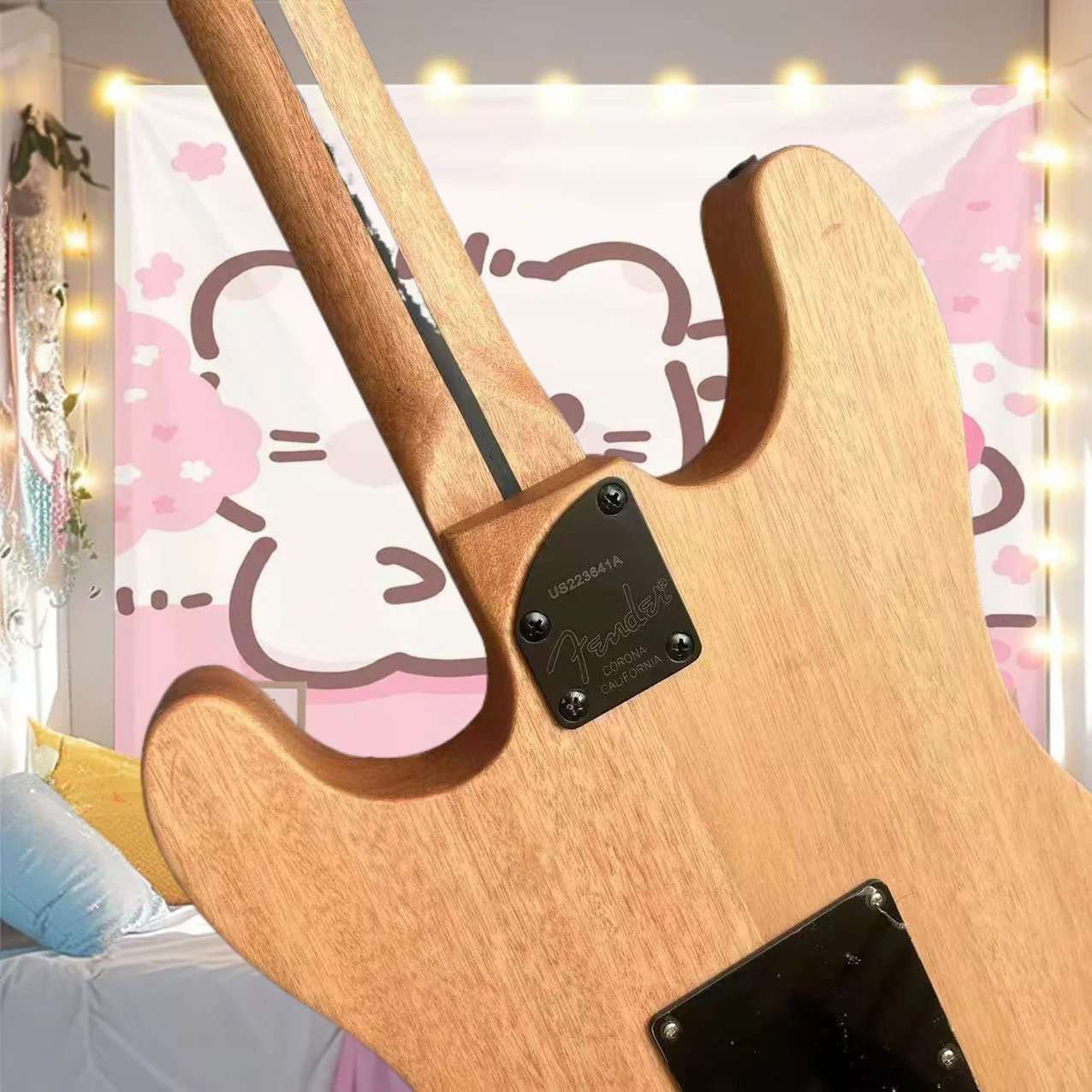 Электрическая гитара изготовленная на заказ из древесины клена и персика со