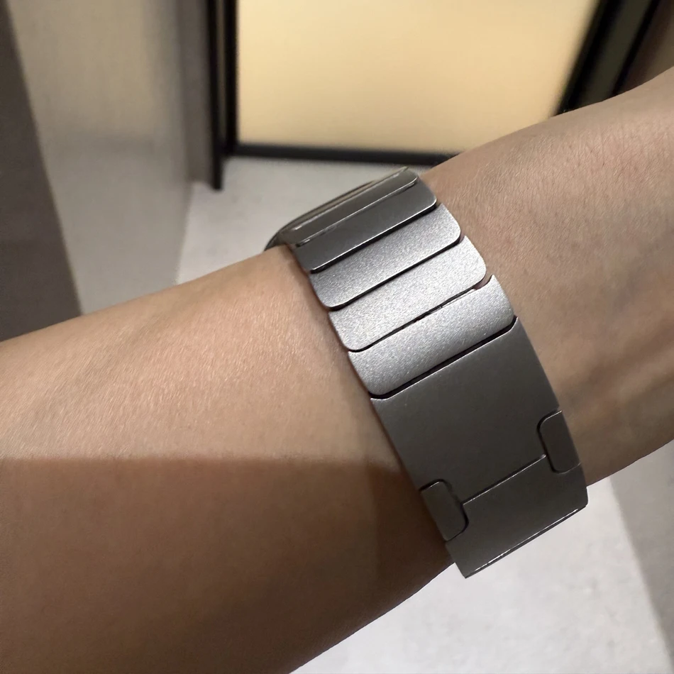 Фото Ремешок из нержавеющей стали для Apple Watch 11 10 9 8 7 6 5 SE 4 3 Ultra с кнопочной застежкой, для Iwatch 38 40 41 42 44 45 46 49 мм №2