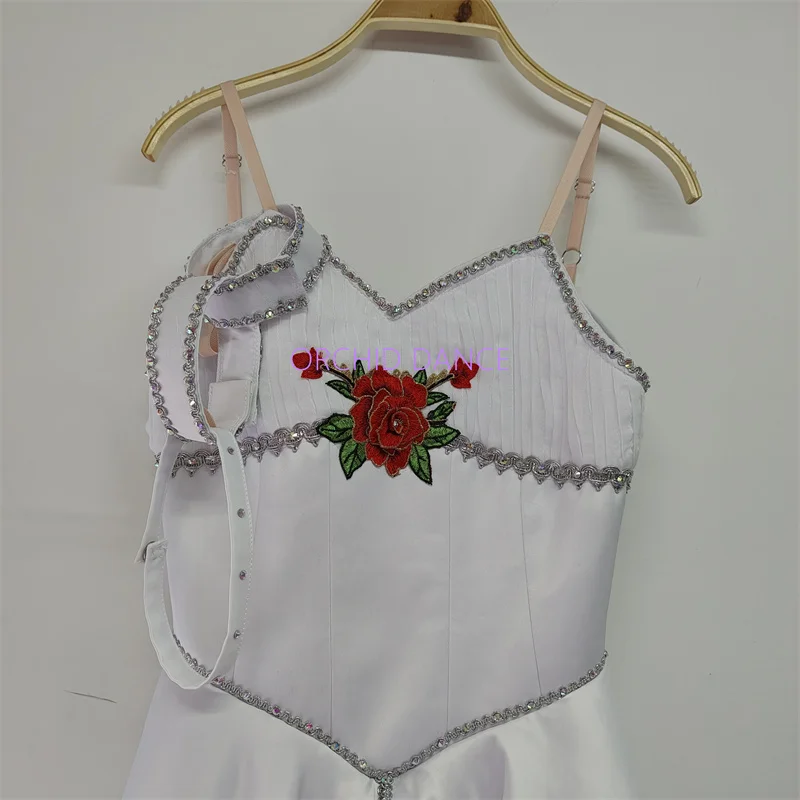 Балетный костюм-пачка с цветочным принтом