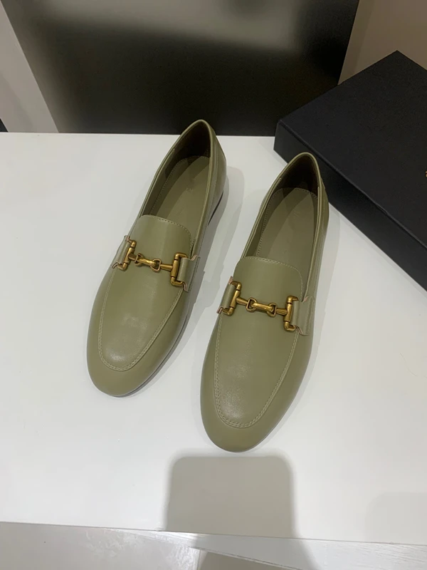 Туфли женские из натуральной кожи без застежки на плоской подошве