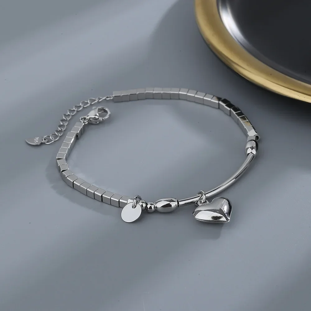 Женский браслет из серебра 925 пробы с квадратным кулоном в виде сердца