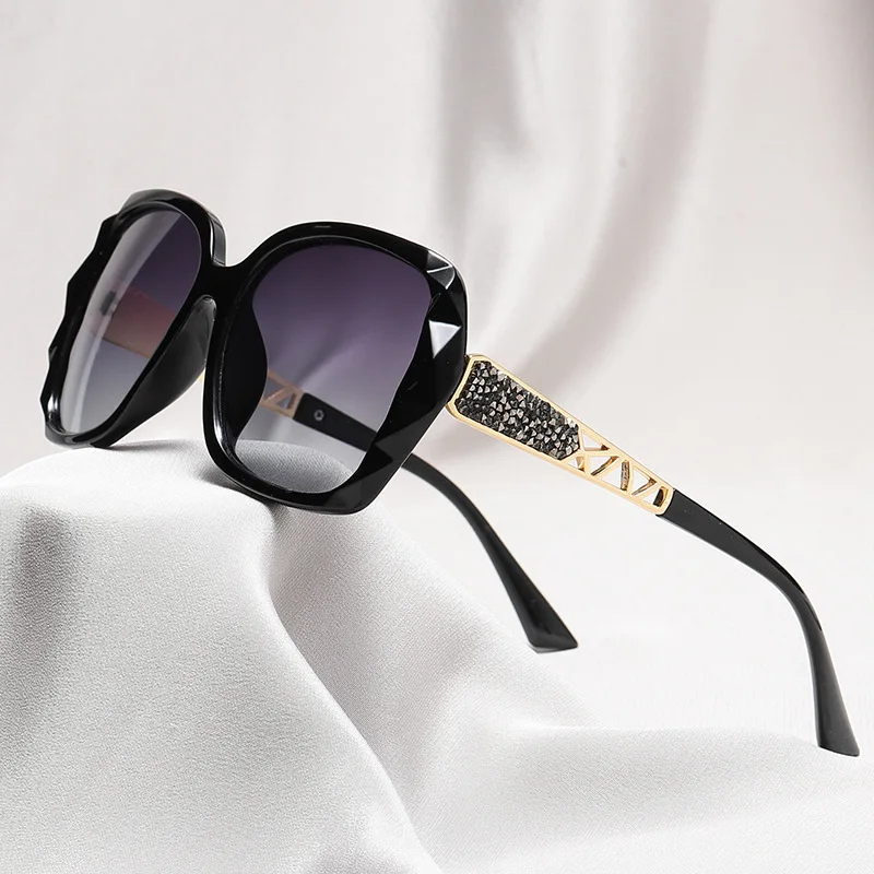 

The new 2022 big box polarized sunglasses han edition tide female uv web celebrity sunglasses driving round glasses female