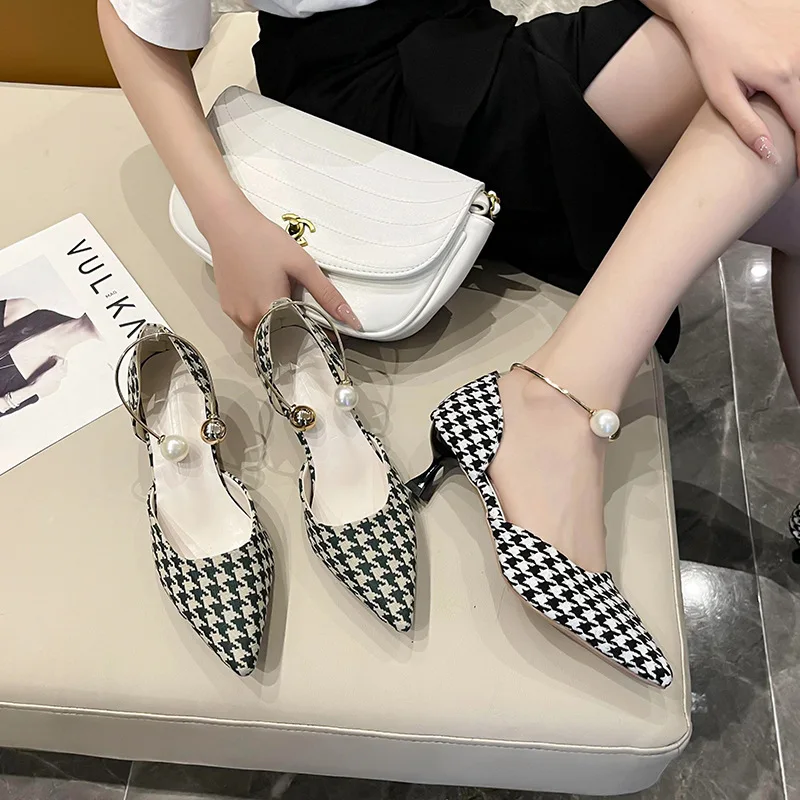 

Женские туфли на высоком каблуке-шпильке, с острым носком