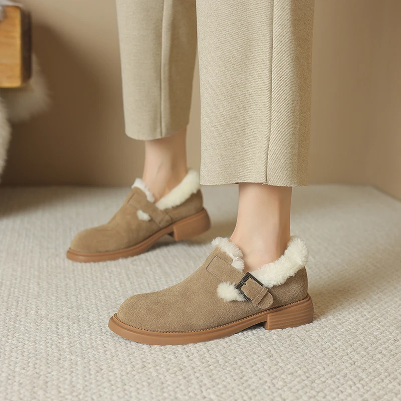 Замшевые женские туфли на среднем блочном каблуке