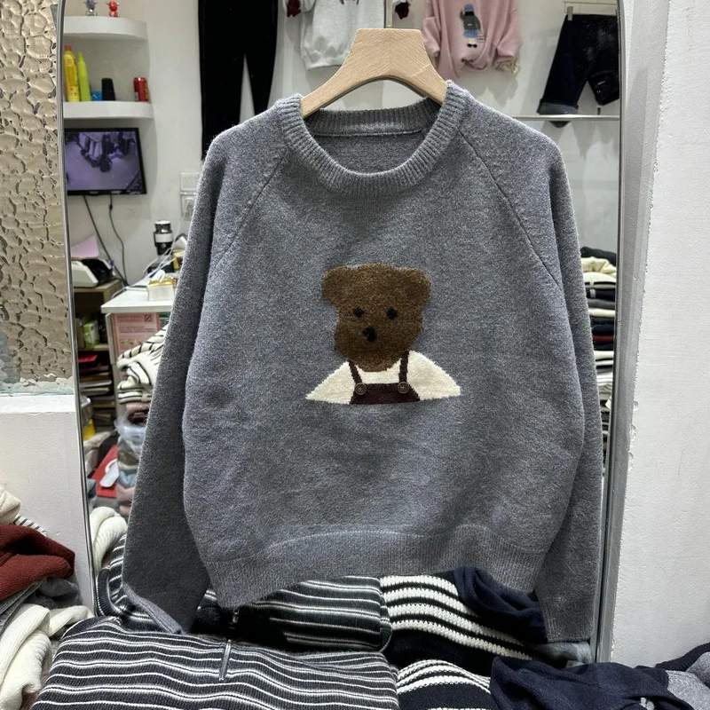 Жаккардовый медведь свободный однотонный пуловер с рукавами реглан и круглым