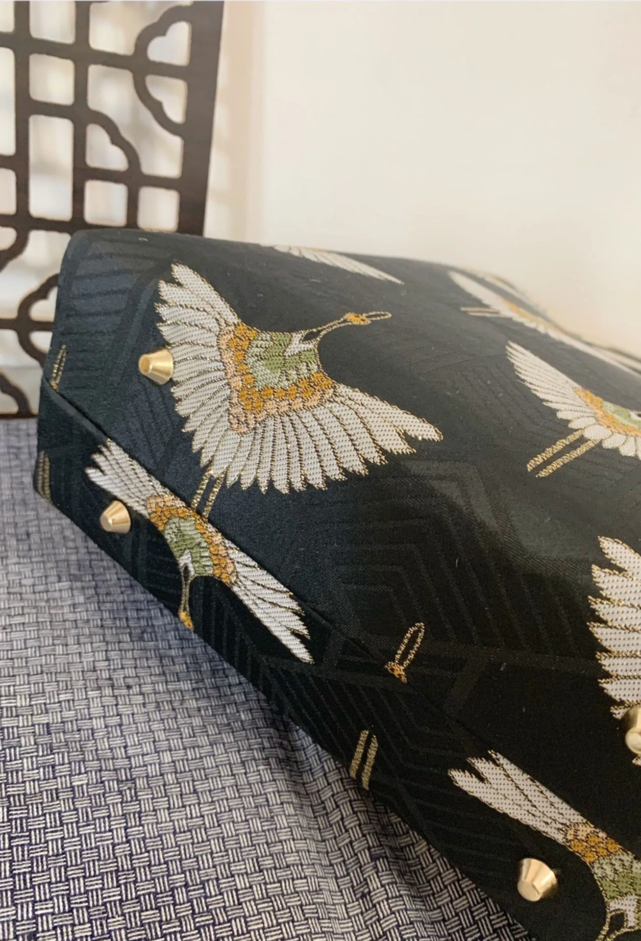 ОЧЕНЬ В ВИНТАЖНОЙ жаккардовой ткани Черный золотой журавль металлический каркас