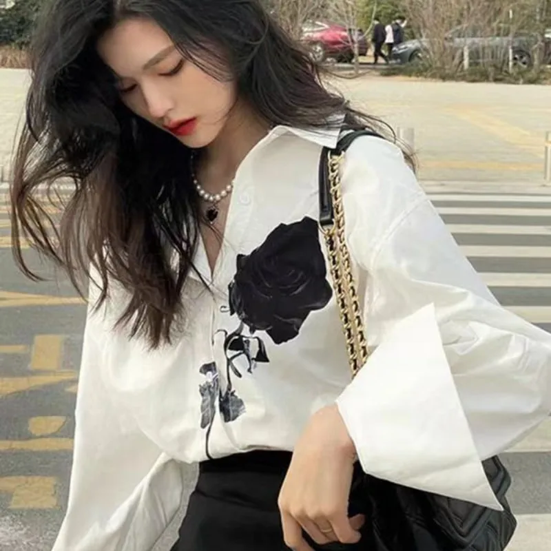 Женская рубашка DAYIFUN с вышивкой в виде черной розы летняя/Осенняя белая