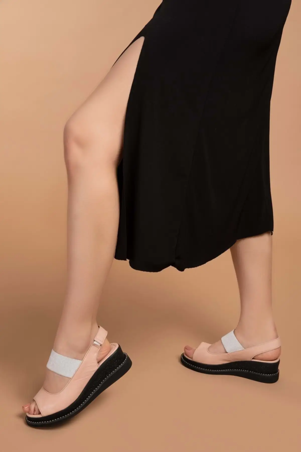 

Genuine leather padding heel stylish sandals Perla.20-powder-38