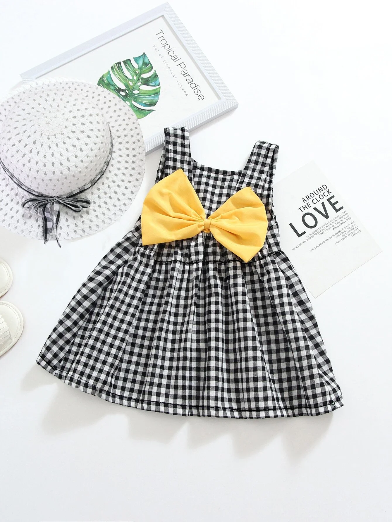 

Toddler Girls Big Bow Gingham Dress With Hat
