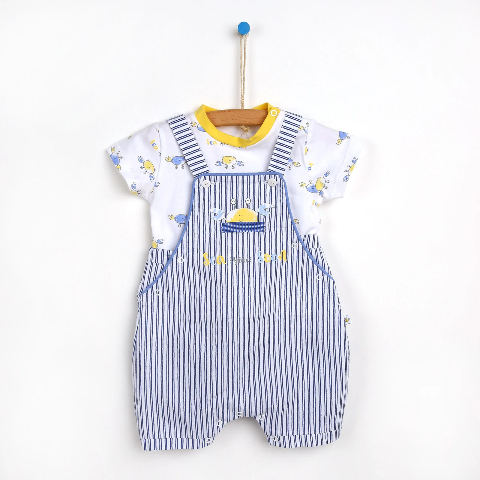 

Женский комбинезон с коротким рукавом