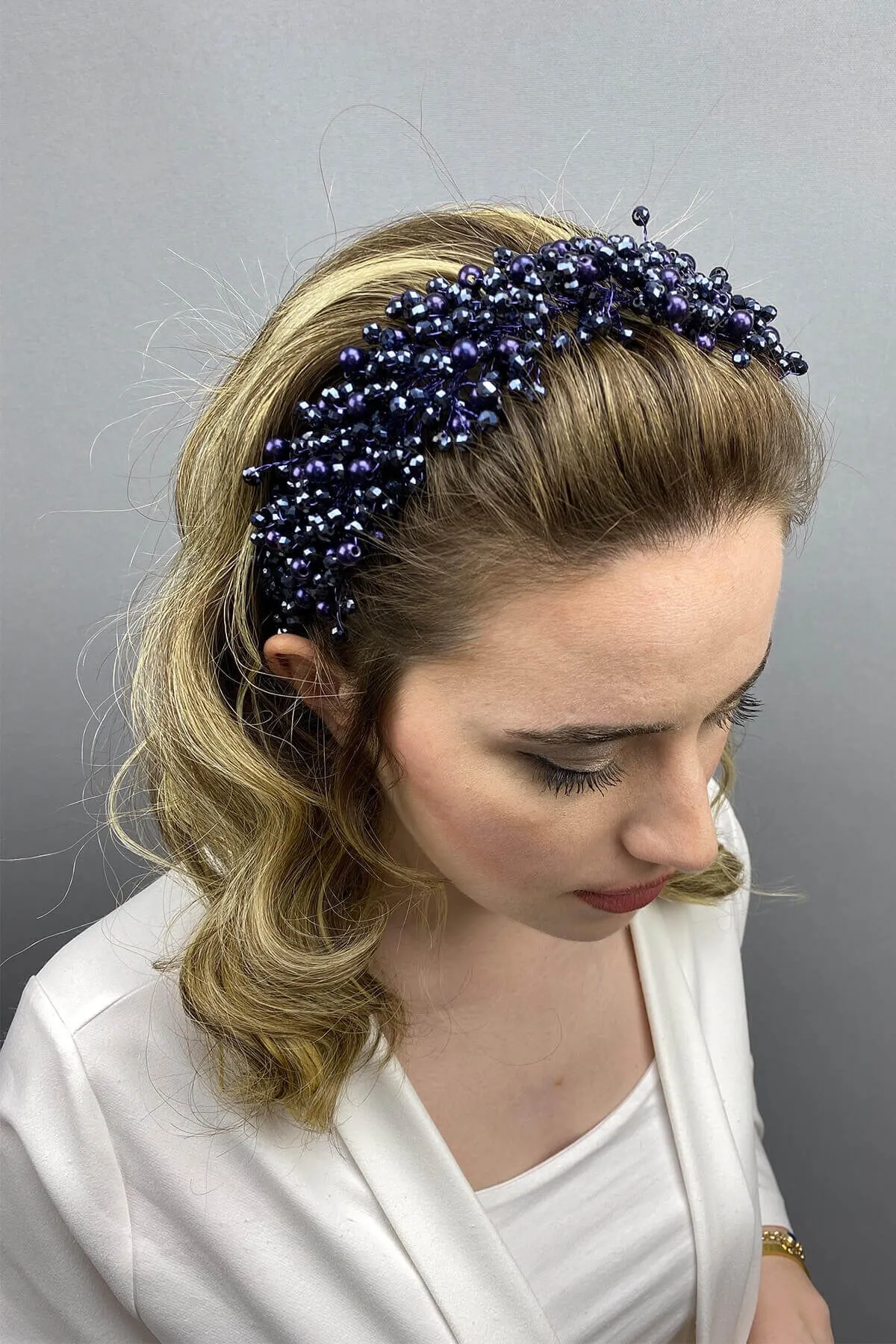 

Navy Blue Lisa Model Bride Henna Crown