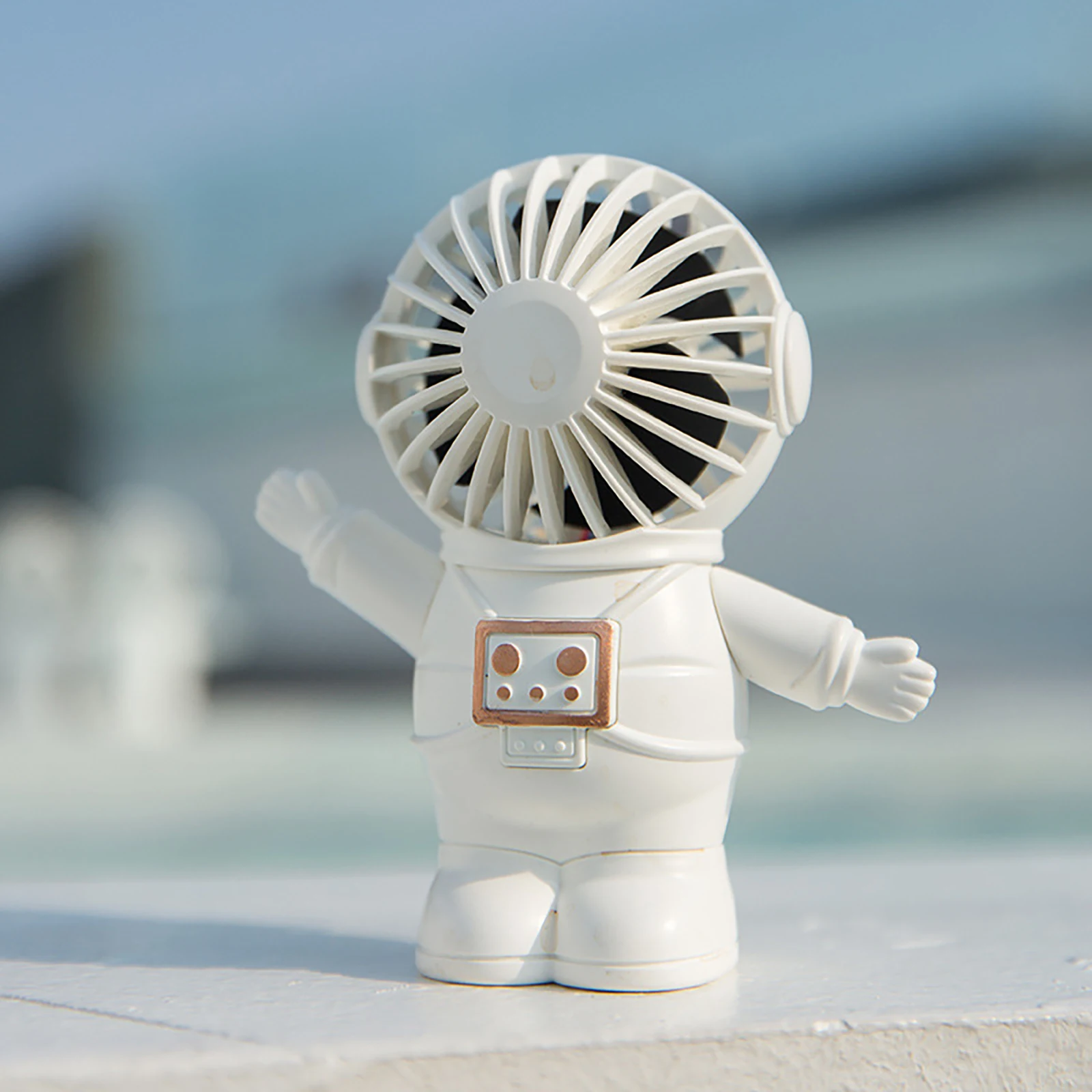 

2022 Cartoon Astronaut Handheld Mini Fan Portable Mute Student USB Charging Pocket Fans Outdoors Mobile Air Conditioning Fan