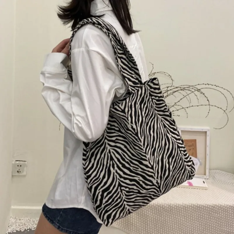 

Vintage Women Shoulder Bag Creative Zebra Stripes Canvas Tote Handbags Large Capacity Underarm Bag Female Travel Shopping Bags