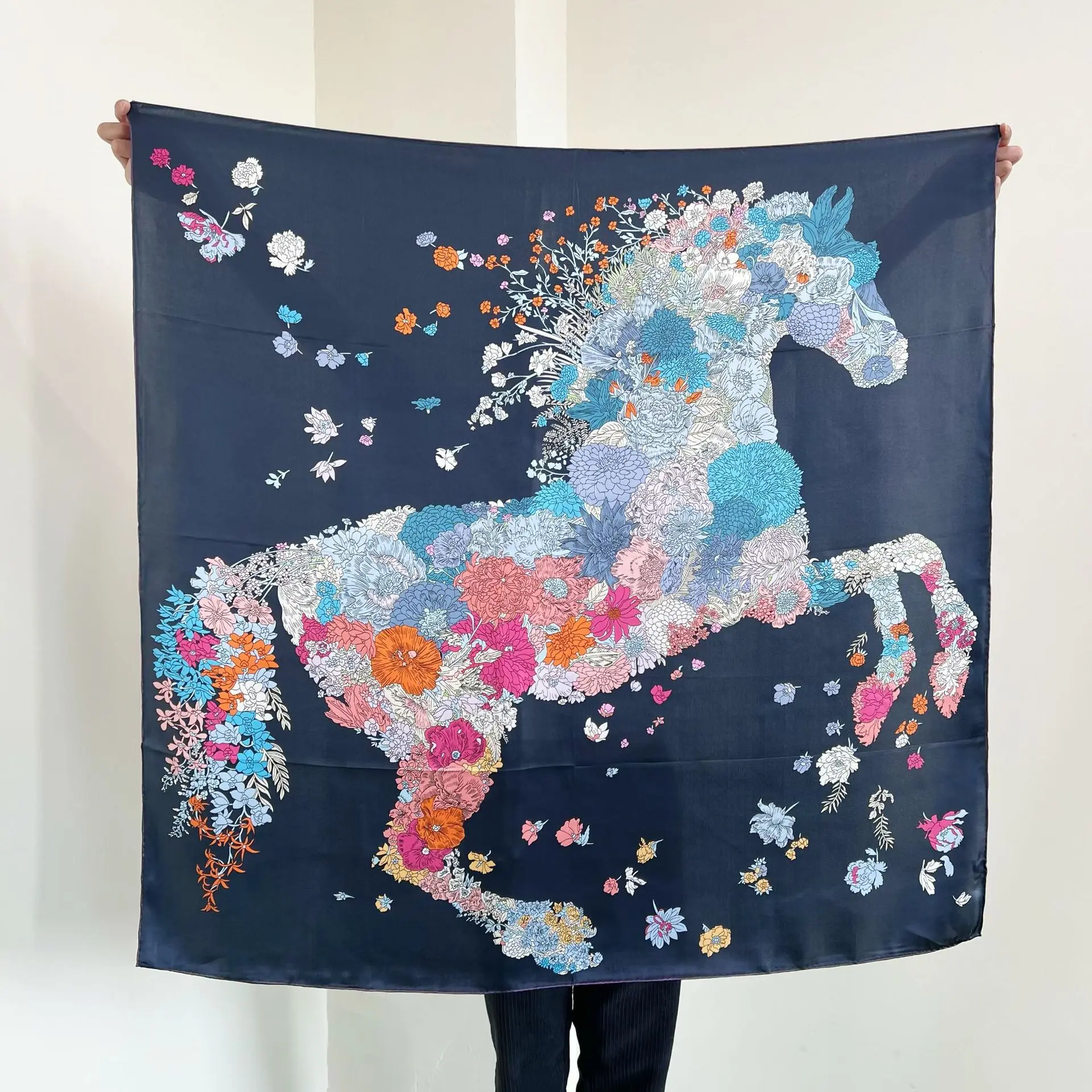 

Real Mulberry 100 Silk Twill Horse Scarf Rolled Hem Scarfs Luxury Brand Designer Scarf Accessories Foulards Square bandanas 110