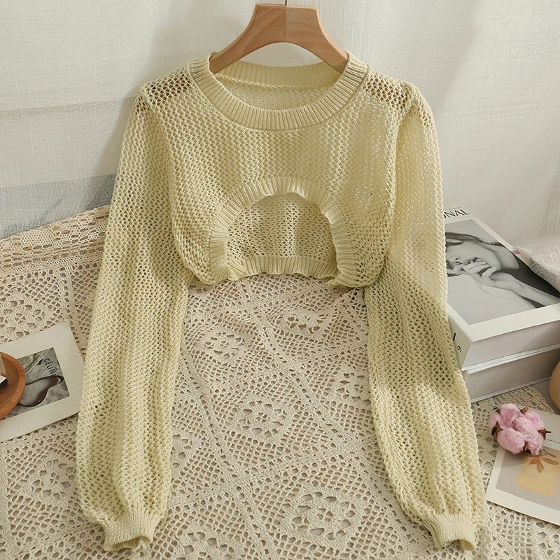 Укороченный пуловер с вырезами во французском стиле тонкая рубашка длинным